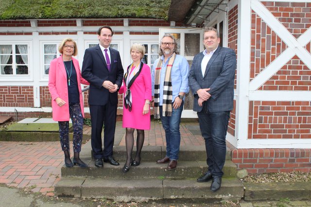 Nach den Wahlen (v. li.): der aus Christiane Oertzen, André Bock, Britta Witte, Michael Wildemann und Christian Horend bestehende Vorstand des CDU-Kreisverbandes Fotos: ce