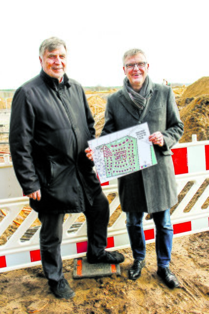 Bürgermeister Gerhard Schierhorn (li.) und Gemeindedirektor Olaf Muus stellten den Kriterienkatalog vor