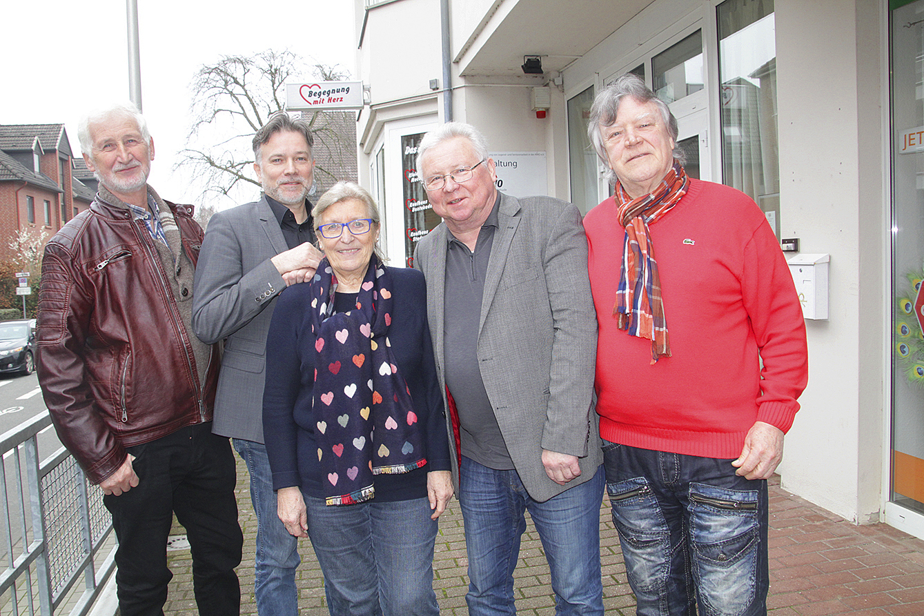 Wilfried Peper (BBG), André Grote (FDP), Dörte Matthies (FDP), Horst Lilientahl (BBG) und Bodo Klages (FWG) geben den Anstoß für ein Jugendparlament Foto: tk