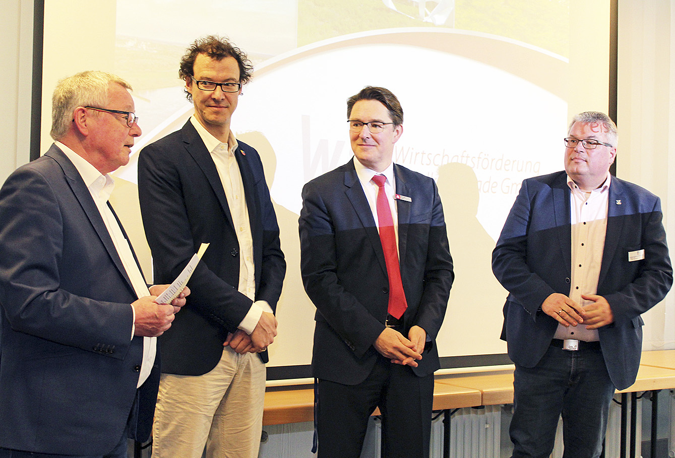 Sie führten durch den ersten Unternehmerlunch in Jork: Bürgermeister Gerd Hubert (v.li.), Christof Starke von der Wirtschaftsförderung, Sparkassen-Vorstand Michael Senf und der Erste Gemeinderat Matthias Riel