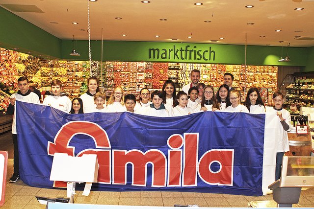 Bei Famila in Winsen erlebten 17 Jungen und den Mädchen den Zukunftstag  Foto: thl