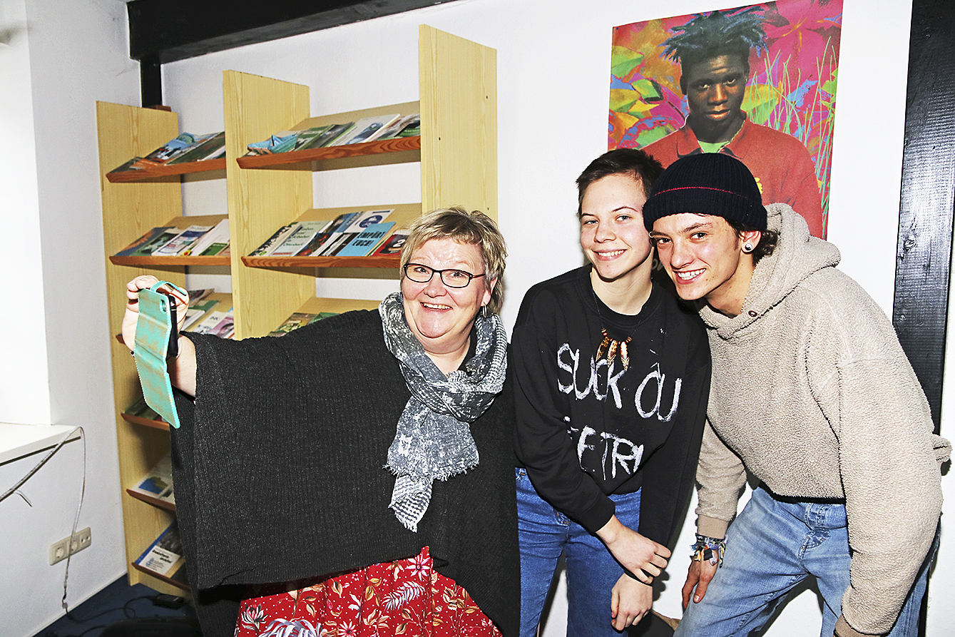 Nach der Diskussion wurde ein Erinnerungs-Selfie gemacht:
Eva Viehoff (li.) mit Chiara Jacobs und Tim Cohrs Foto: jd
