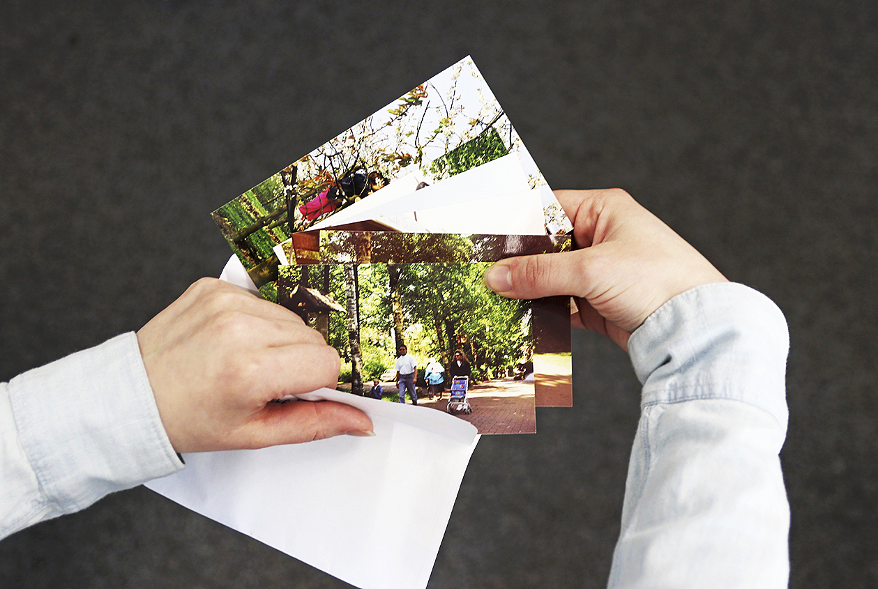 Bei einem Brief ins Ausland dürfen Fotos eigentlich nicht ins Kuvert Foto: jd