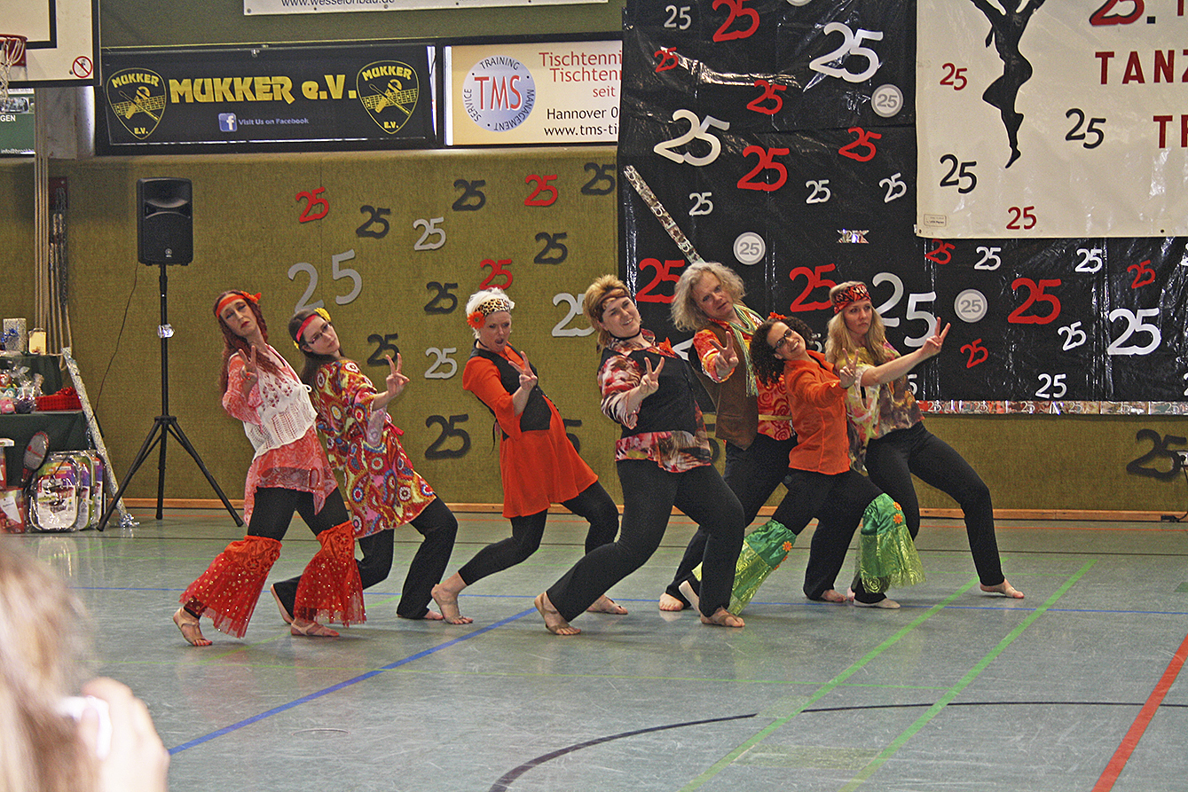 Die Vorführung des Harburger Turnerbundes zur Musik des Hippie-Musicals "Hair" kam bei den Zuschauern besonders gut an