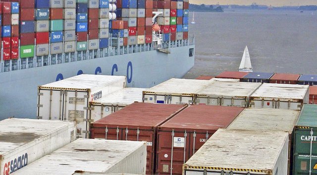 Die kleinen Segelboote müssen aufpassen, wo sie langfahren, damit es nicht zu folgenschweren Kollisionen kommt
