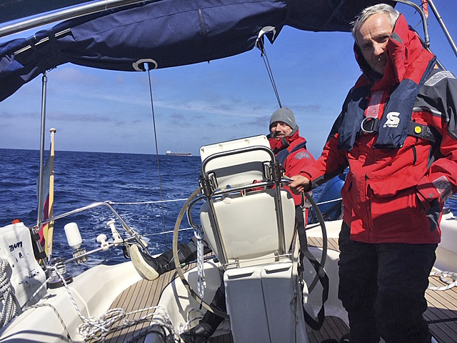Unterwegs im Mittelmeer: Jürgen Helbing (li.) und Carsten Busch von der Segelkameradschaft