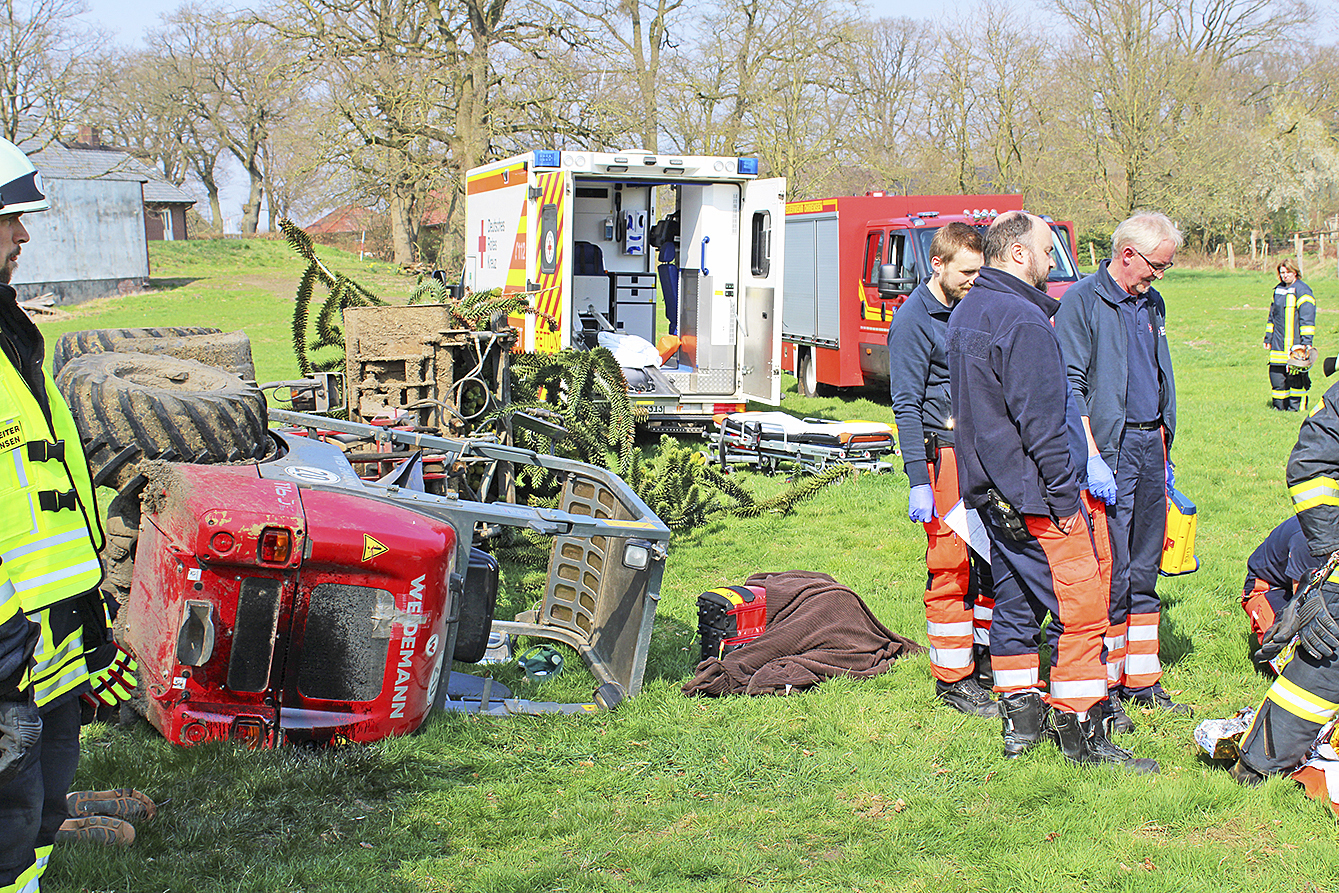 Der 80-jährige Fahrer kam schwer
verletzt ins Krankenhaus Foto: Hans Peter Klensang