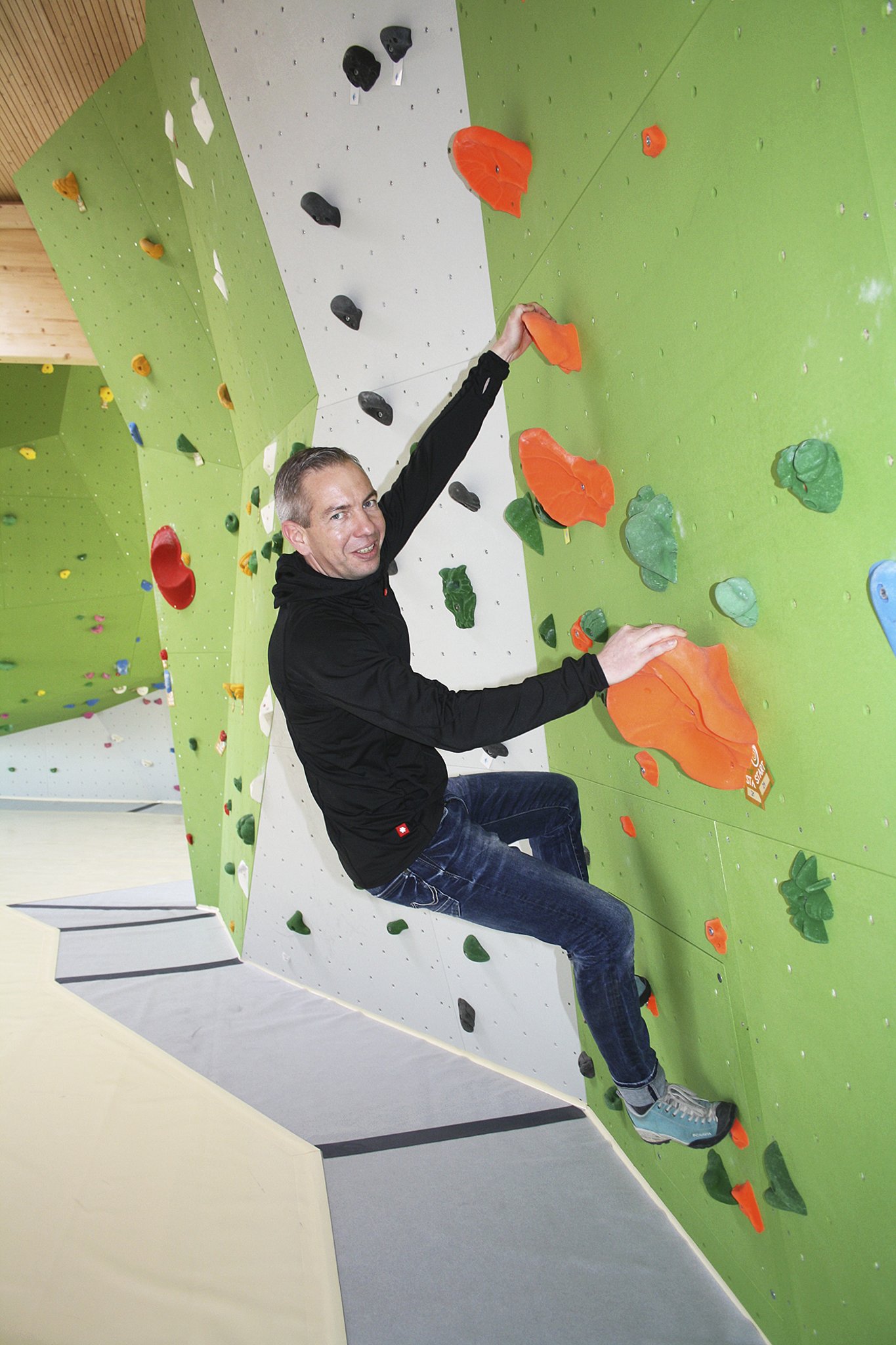 Blau-Weiss Buchholz weiht neue Sport- und Boulderhalle nach ...