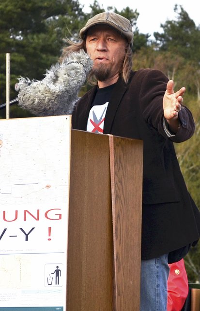 Axel Meinhard von der BI X-durch-Y Brackel