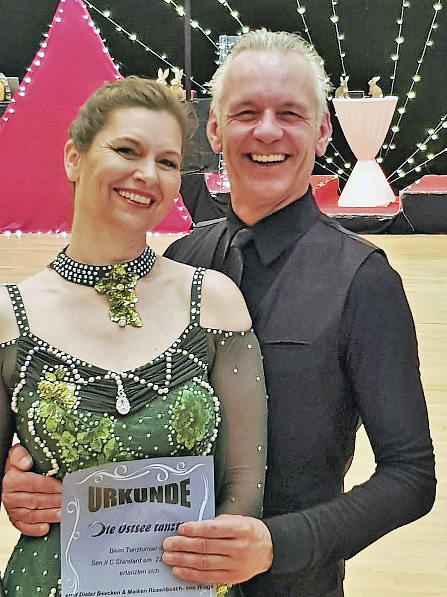 Maiken Rosenbusch von Wiegen und Bernd-Dieter Beecken vom 1. TC Winsen