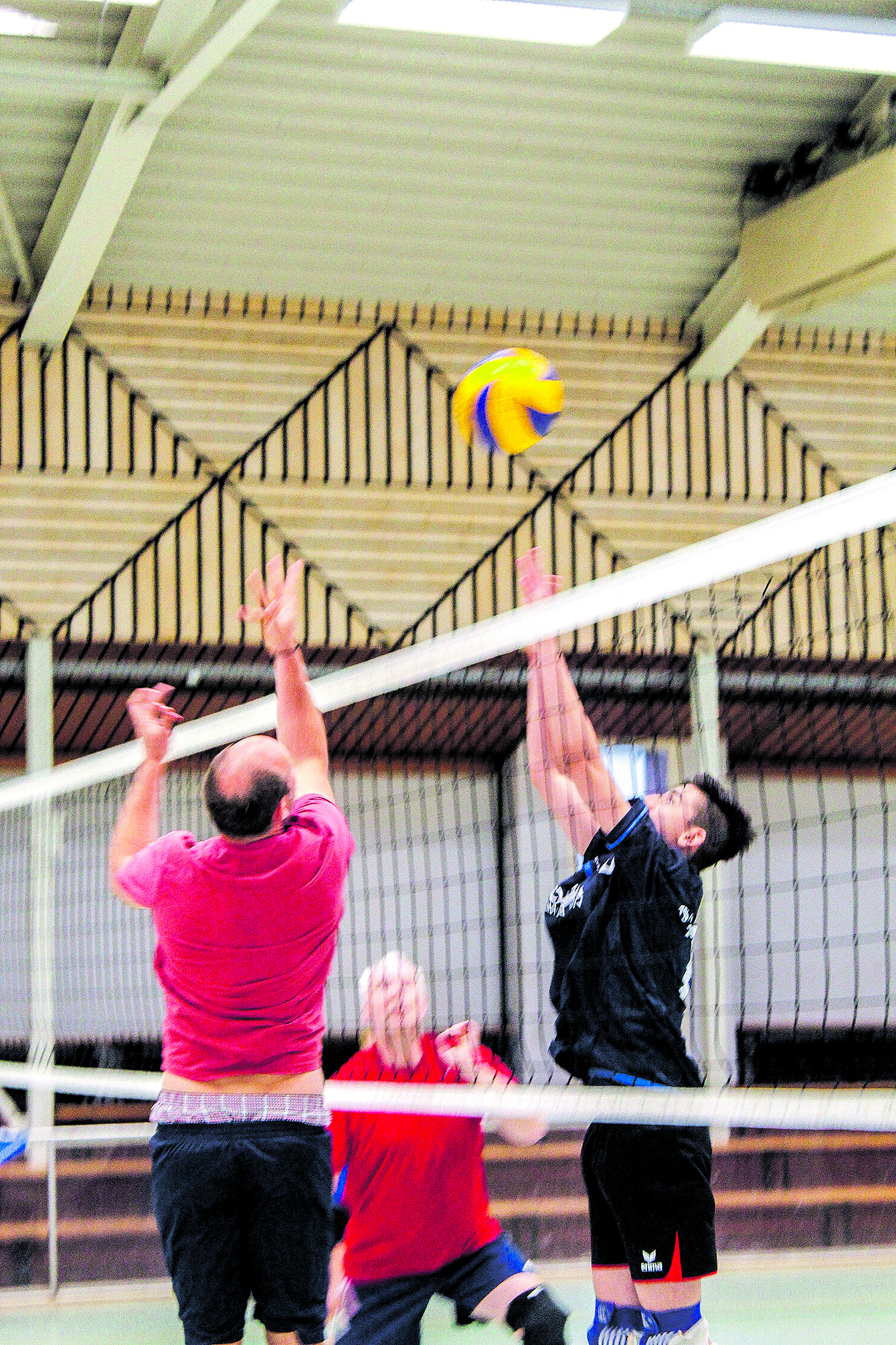 Ein Ausnahmetalent: Auch zwischen den Spielern der 1. Herren weiß sich der junge Iraner zu behaupten