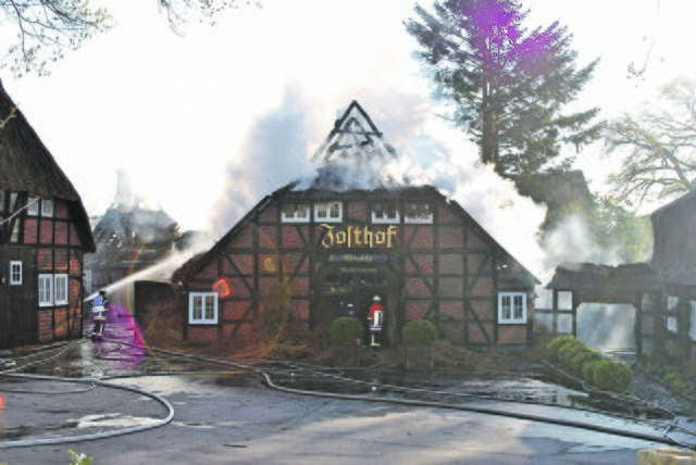 28. April 2017: Der "Josthof" in 
Salzhausen brennt nieder