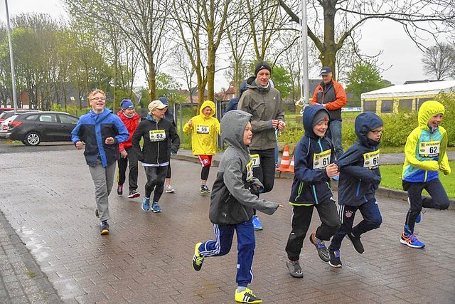 Im vergangenen Jahr musste mit Regenjacke gelaufen werden