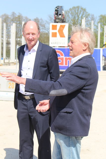 Samtgemeinde-Bürgermeister Hans-Heinrich Höper (li.) und Bürgermeister Udo Heitmann