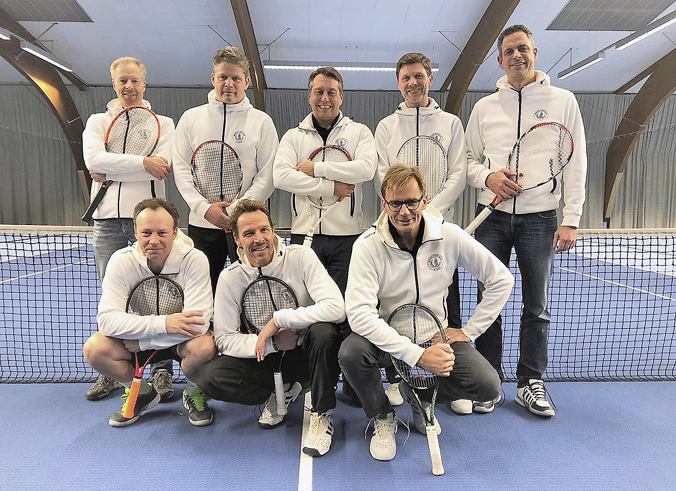 Das erfolgreiche VfL-Team mit (stehend v.l.): Olaf Stephan, Christian Benning, Michael Sabourin, Ralf Angermeyer, Thomas Lassen, und vorne (v.l.): Carsten Cramme, Markus Neumann, und Thorsten Wegner