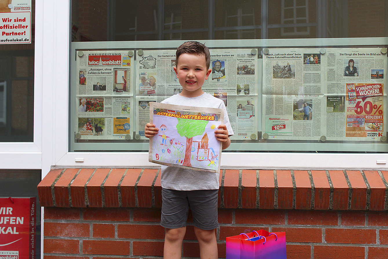 Fynn Roese (5) aus Stade malte einen tollen Garten mit bunten Blumen, Spielgeräten, ihm - und natürlich dem Osterhasen
