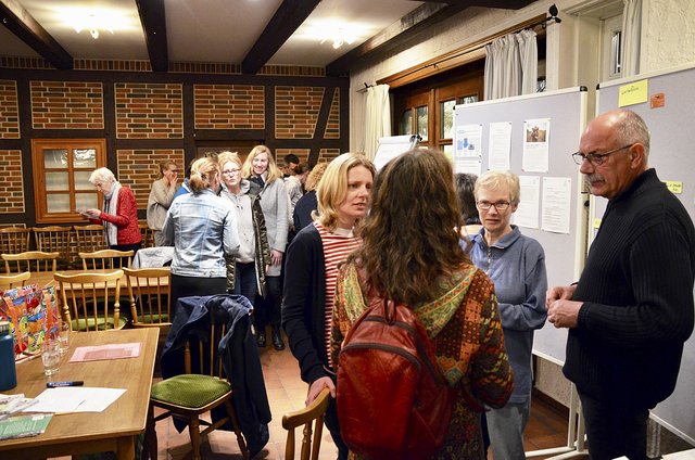Der April-Stammtisch - erstmals im "Küsterhaus" - war gut besucht
