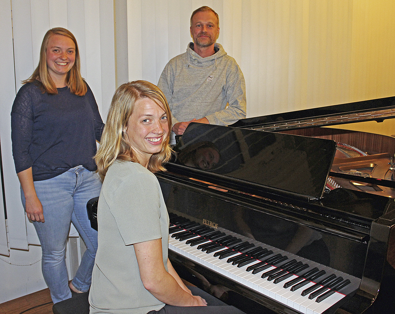Sophia Tschritter (li.), Julia Korzeniowski und Nils Klensang haben bei den Proben immer jede Menge Spaß Foto: jab