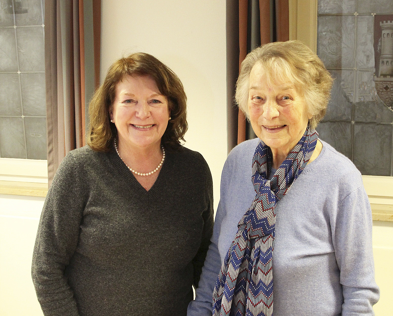 Hildegard Koch (re.) freut sich stets auf die Treffen mit
Kursleiterin Allene Pistorius