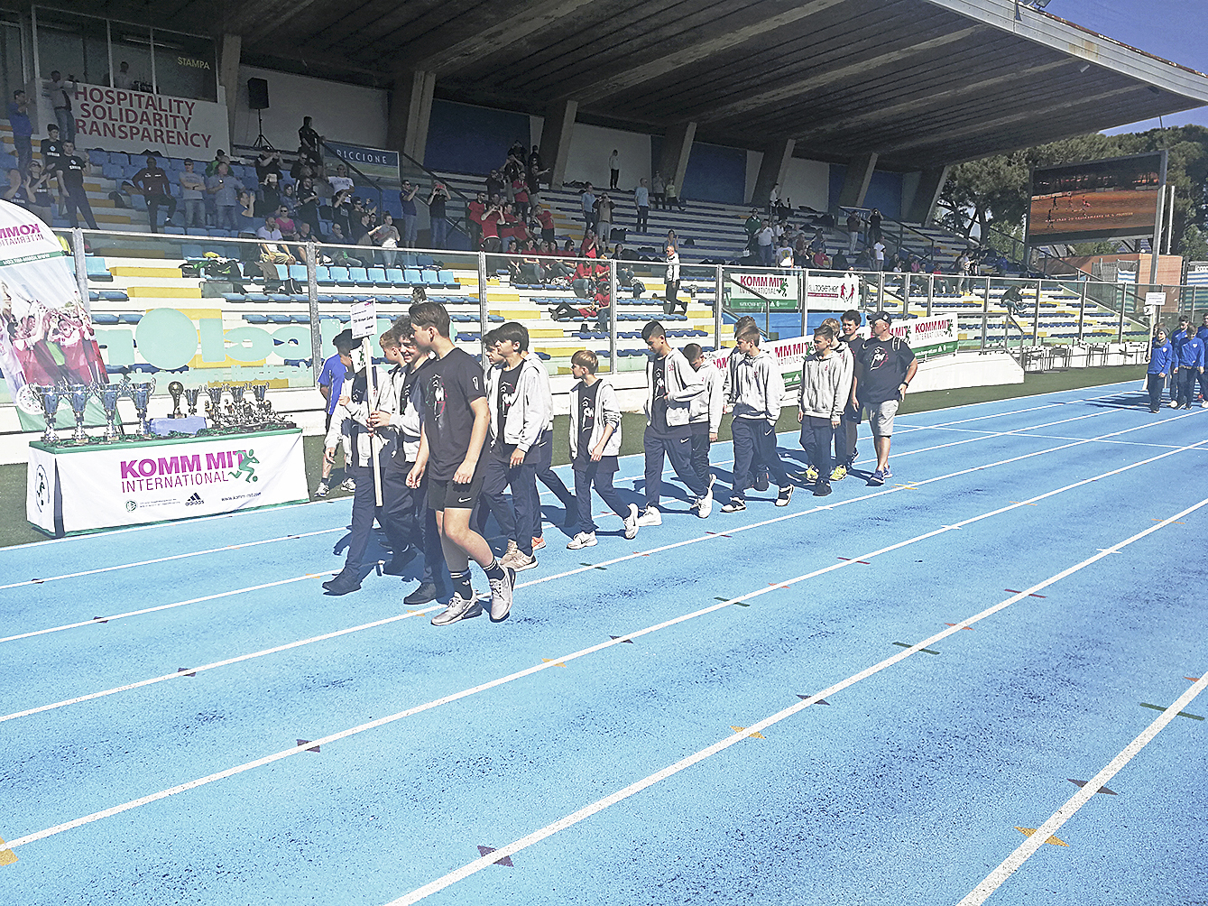Einlauf und Vorstellung der Teams beim Turnier