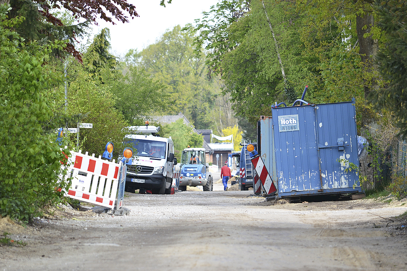Die Bauarbeiten für die Sanierung des Wennerstorfer Weg
haben bereits begonnen Foto: bim