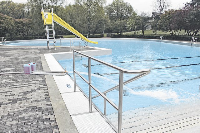 Verspricht Erfrischung an heißen Tagen: Das Freibad Neu Wulmstorf ist eines der am schönsten gelegenen der Region