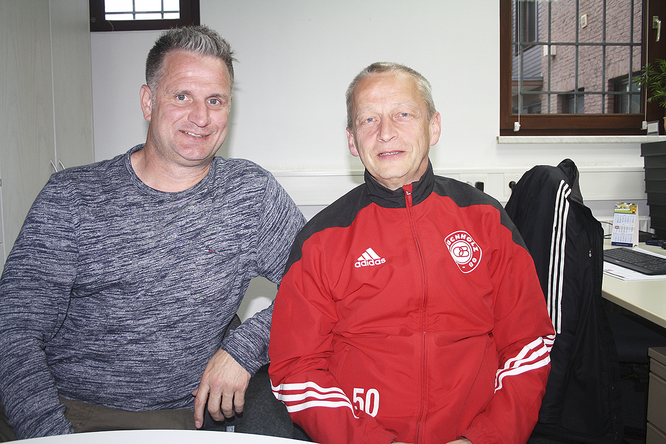 Enge Zusammenarbeit vereinbart: Marinus Bester (li.), künftiger Trainer der Oberligamannschaft von Buchholz 08, und Rüdiger Meyer, Coach der Zweiten in der Bezirksliga