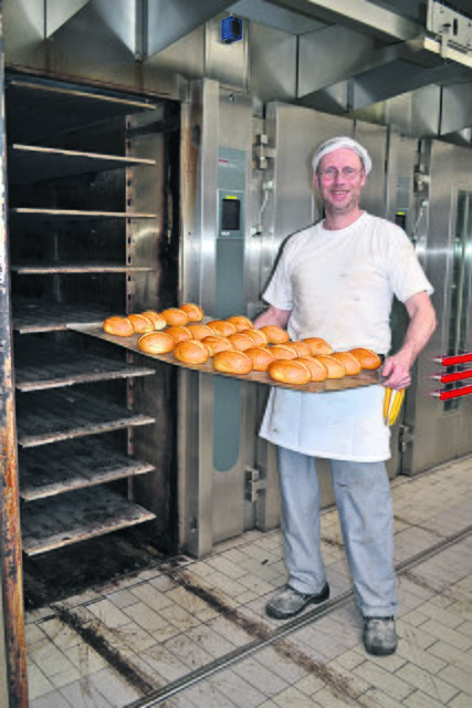 Sein Hauptberuf seit 29 Jahren: Guido Hanke als Bäcker in der Bäckerei Weiss