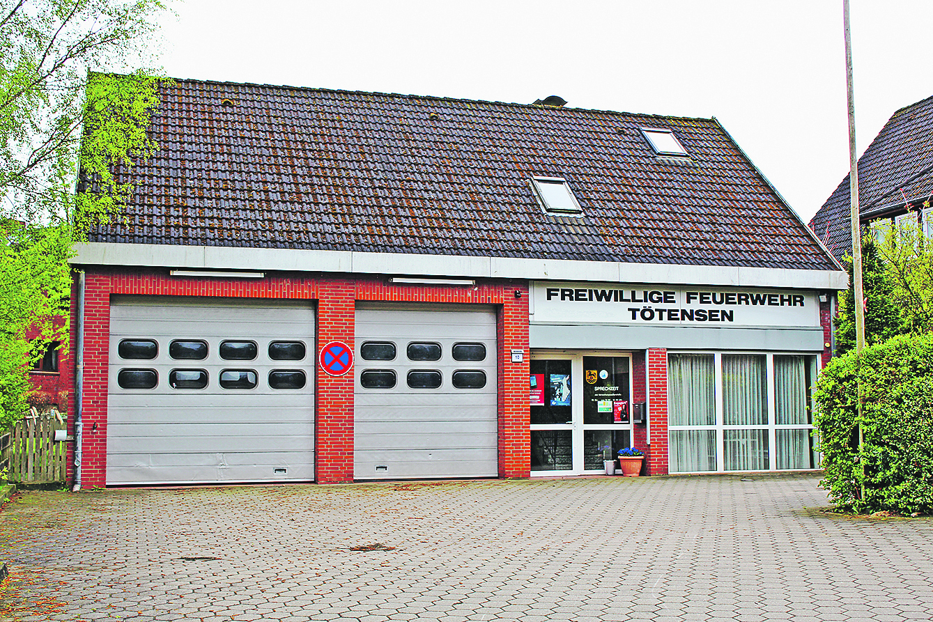 Das alte Feuerwehrgerätehaus in Tötensen ist laut Gutachter "eine Katastrophe". Die Kosten für das neue Gebäude am Hagemannsweg sind mittlerweile auf rund 1,1 Millionen Euro angestiegen