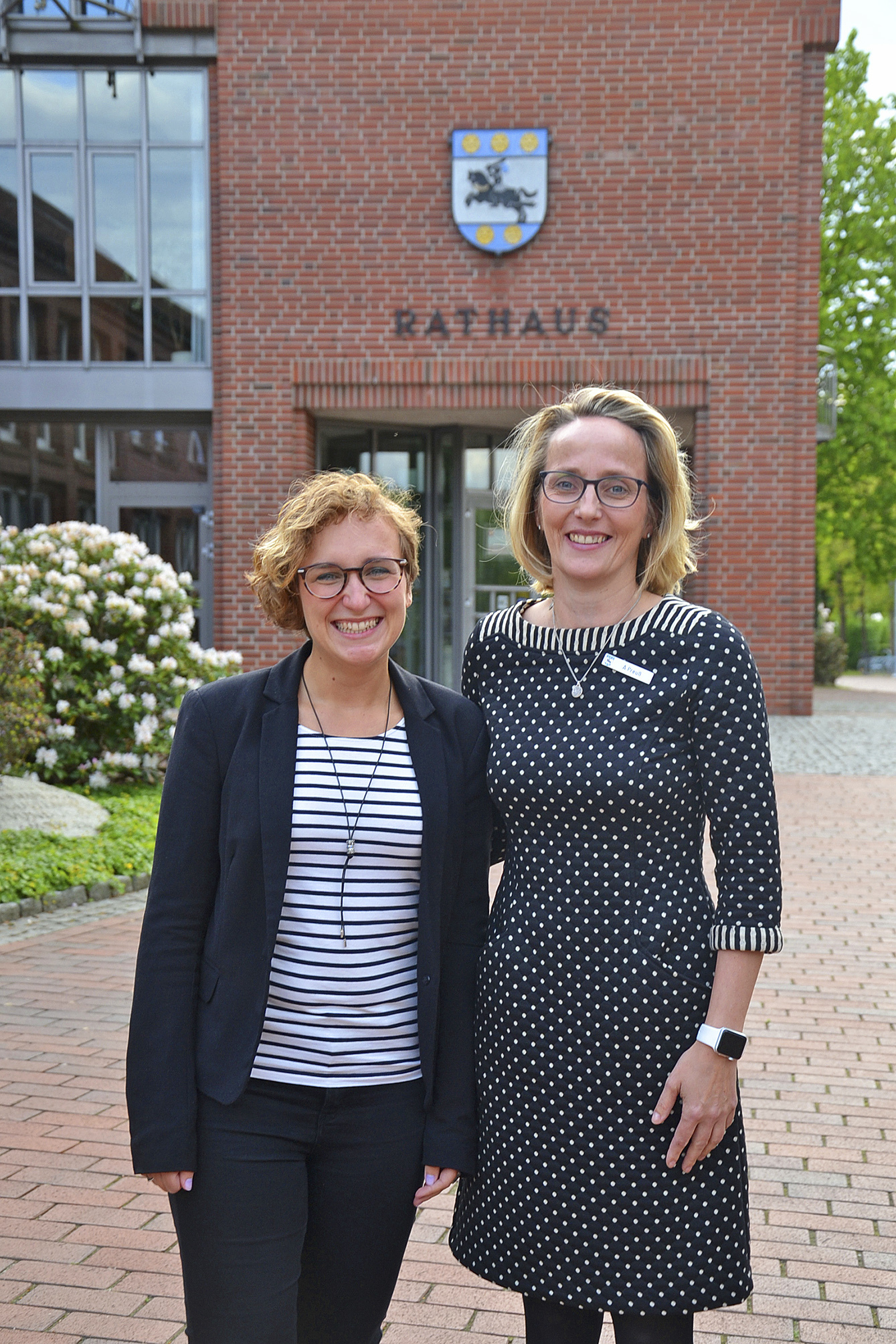 Lea Zimmermann (links) übernimmt das Stadtmarketing und Anett Preuß den Fachbereich IV Foto: sc