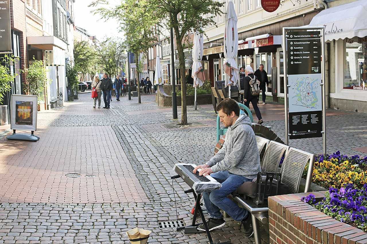 In der Großen Schmiedestraße herrschte beim letzten verkaufsoffenen Sonntag - trotz Livemusik - ziemlich tote Hose