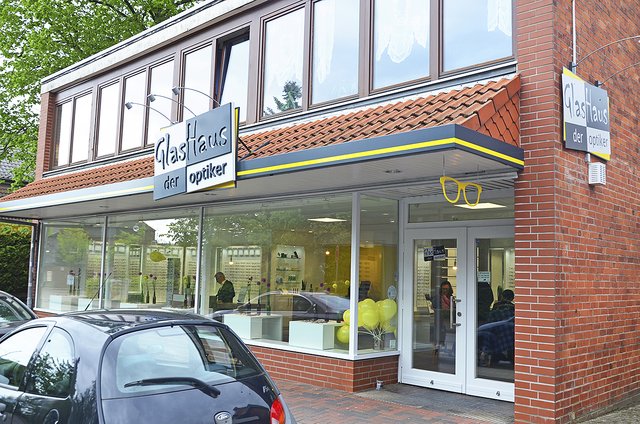Das Optikerfachgeschäft "GlasHaus - der optiker" in der 
Tostedter Bahnhofstraße 7 ist neu gestaltet worden | Foto: Axel-Holger Haase