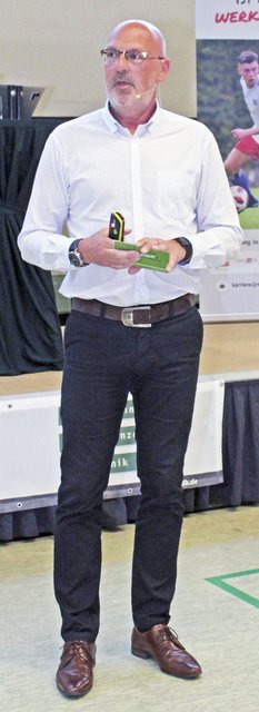 Jürgen Hinrichs zeigt, worauf es im Arbeitsleben ankommt