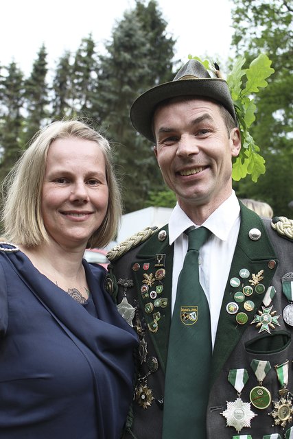 Ex-König Heiko Röhrs und Ehefrau Mandy dankten den Schützen für ein schönes Jahr