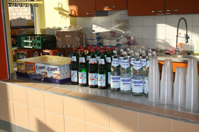 Der Edeka-Markt Schreiber in Sprötze lieferte in Rekordzeit Essen und Getränke | Foto: os