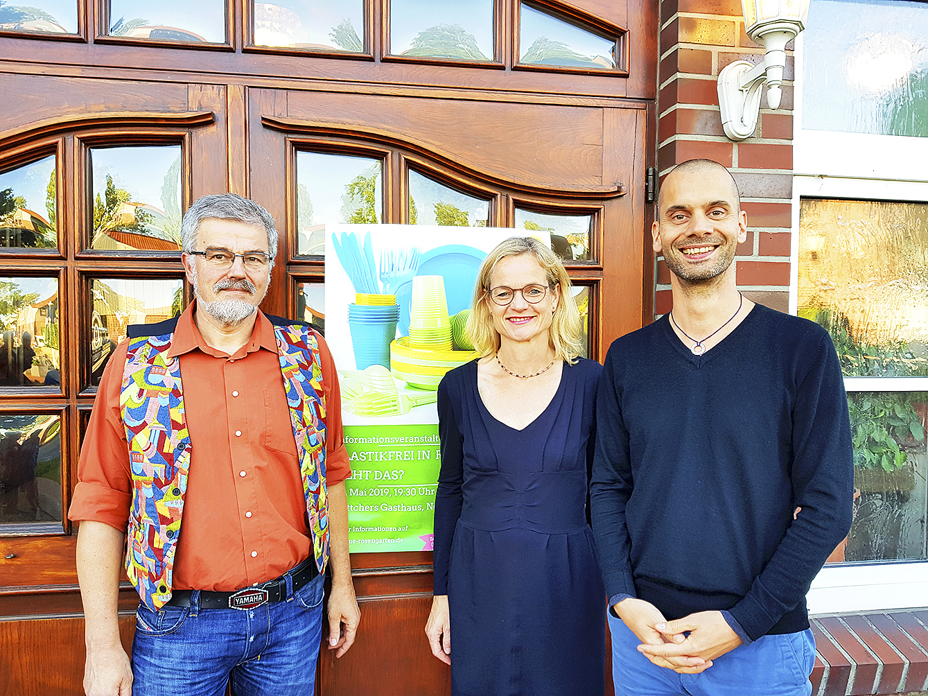 Diskutierten darüber, wie Plastikmüll vermieden werden kann: Viola von Cramon, Grünen-Kandidatin für die Europa-Wahl, sowie Dr. Stefan Lübben (li.) und Tobias Rothenberg von den Grünen Rosengarten