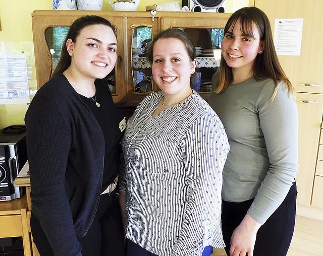 Annalena Rosenthal (v.li.), Nicole Strecker und Johanna Höft sind sehr zufrieden mit ihrem Projekt Foto: privat