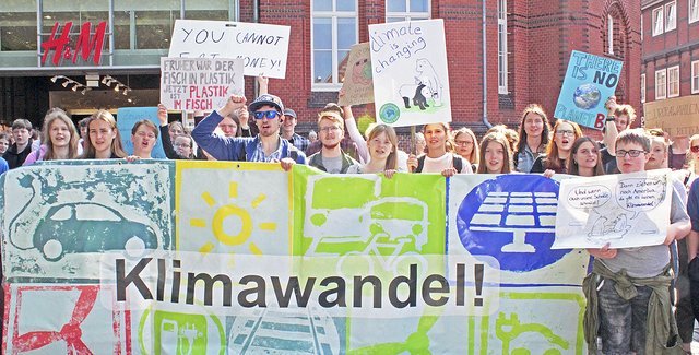 Die Demonstranten zogen durch die Stader Innenstadt Foto: jab