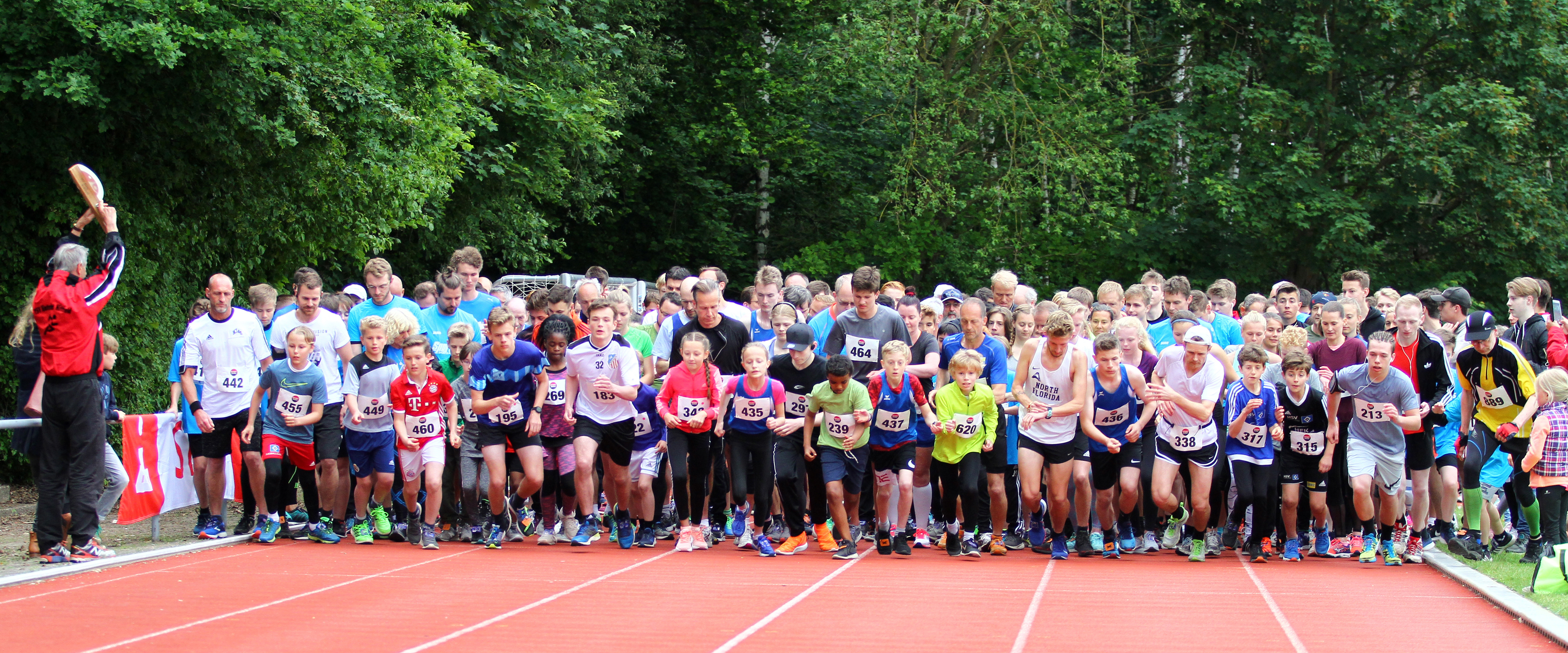 Start zum 4,5-Kilometer-Lauf mit dem größten Teilnehmerfeld von 248 Läuferinnen und Läufern