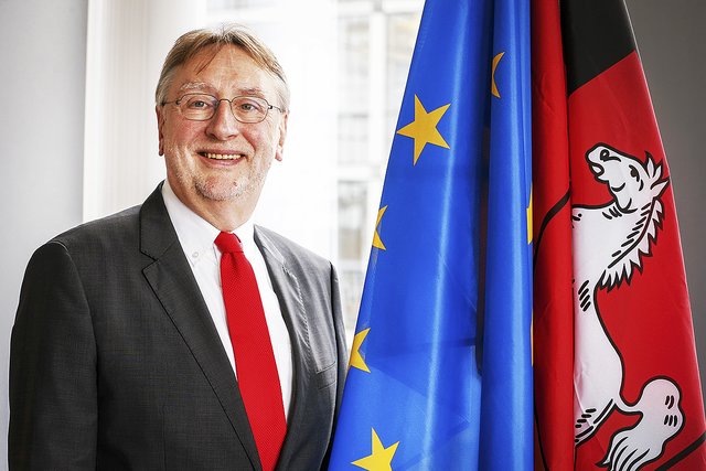 Der SPD-Europaabgeordnete Bernd Lange, Vorsitzender des Handelsausschusses des EU-Parlamentes, erörtert die Hintergründe der DSGVO  | Foto: European Union