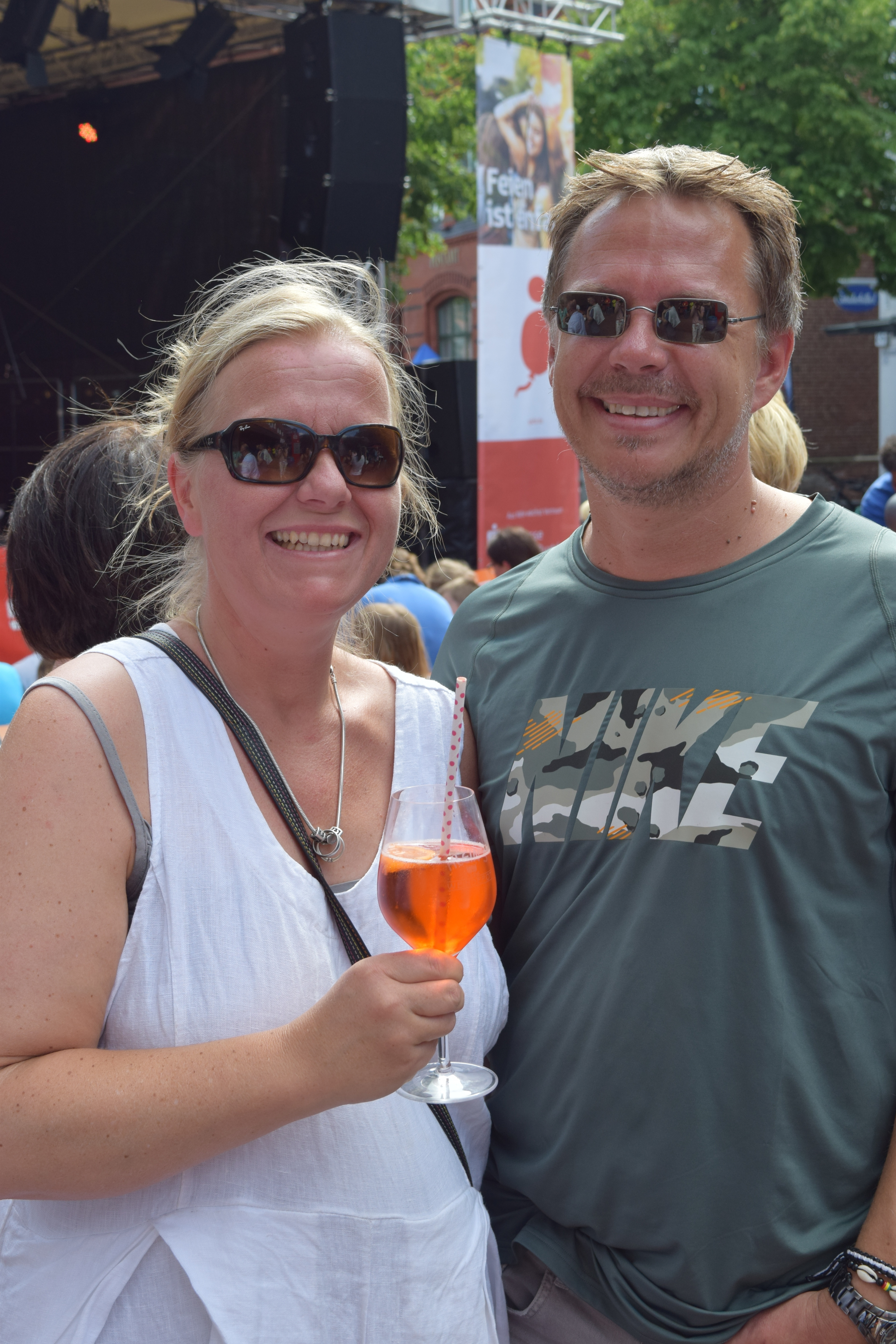 Genossen das Stadtfest mit einem kühlen Getränk: Alexandra und Eheman Christian