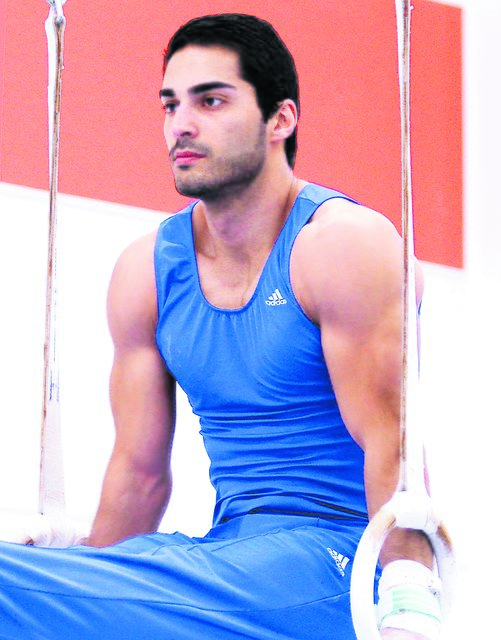Spitzenturner Reza Abbasian
trainiert regelmäßig
in der Kunstturnhalle