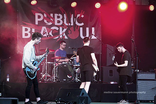 Bei "Rock für Tschernobyl" traten insgesamt drei Bands auf - 
darunter auch "Public Blackout"  | Foto: Melina Sauermann