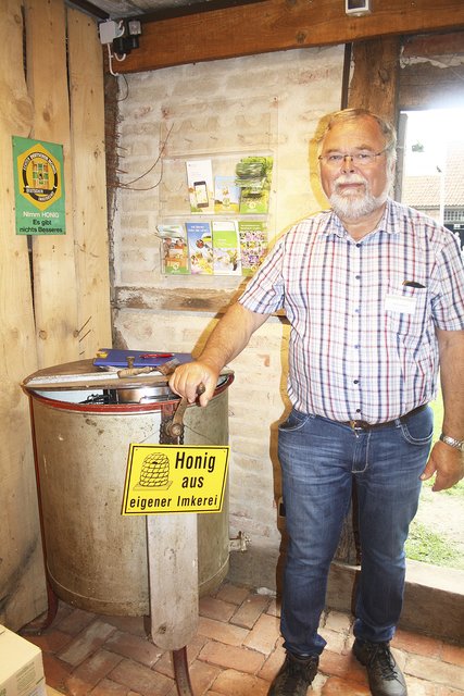 Hans Leopold präsentierte das Angebot der Imker am Sniers Hus