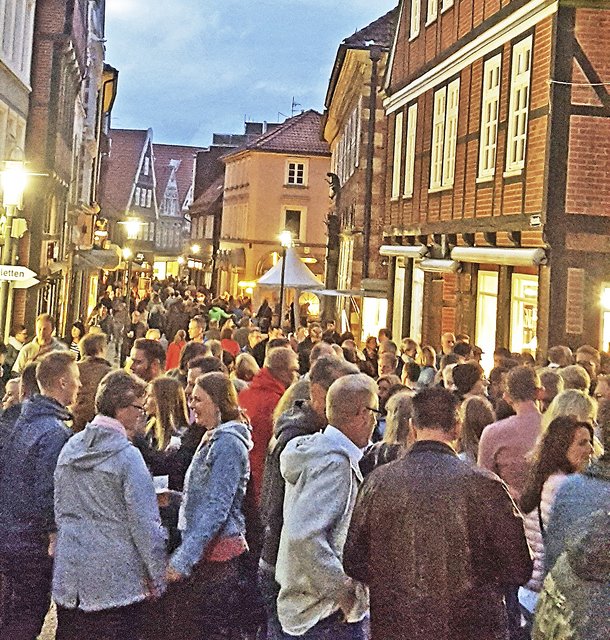In der Hökerstraße drängten sich abends die Gäste