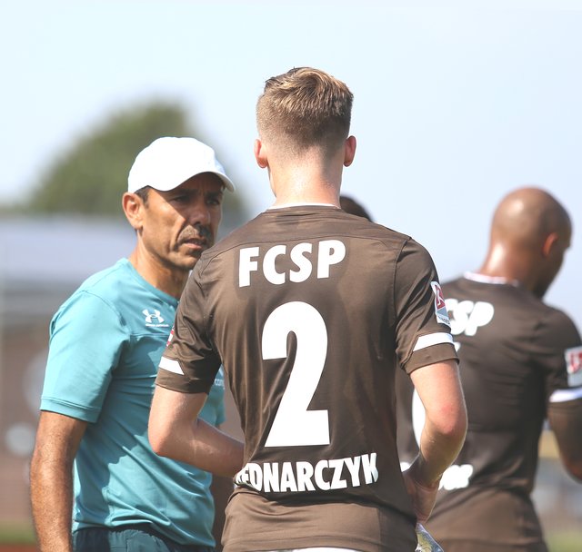 Tipps vom St. Pauli-Trainer Jos Luhukay (li.)