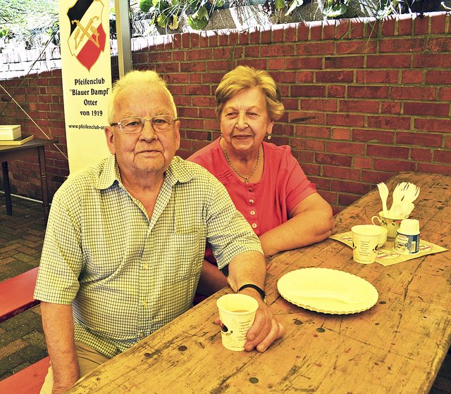 Der langjährige Kassierer Gerd Mamerow, der mit seiner Frau Erika beim Boßeln auch immer für reichlich Kartoffelsalat sorgte | Foto: bim