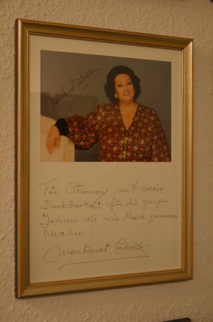 Dank an Steinway von Star-Sopranistin Montserrat Cabelle 