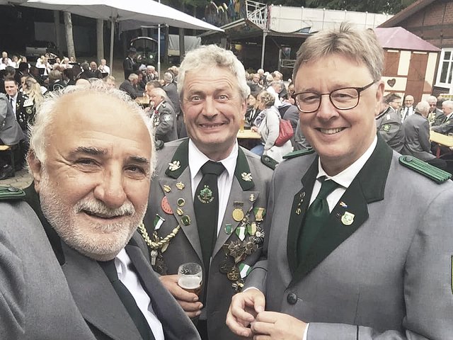Gut gelaunte Gäste (v. li.): Necdet Savural, Burkhard Maack und Michael Grosse-Brömer