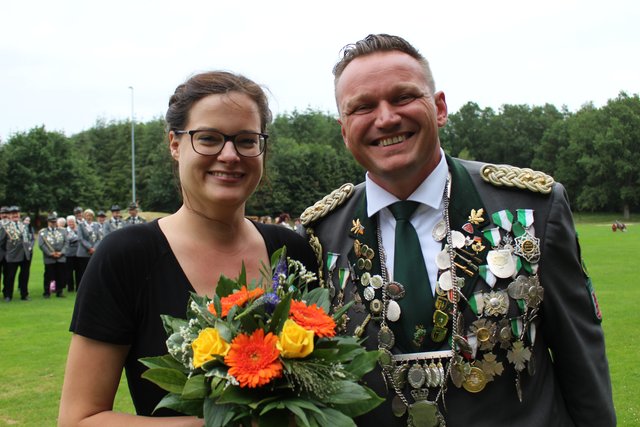 Anna Kreugel (Gästekönigin) mit Präsident Marc Schween